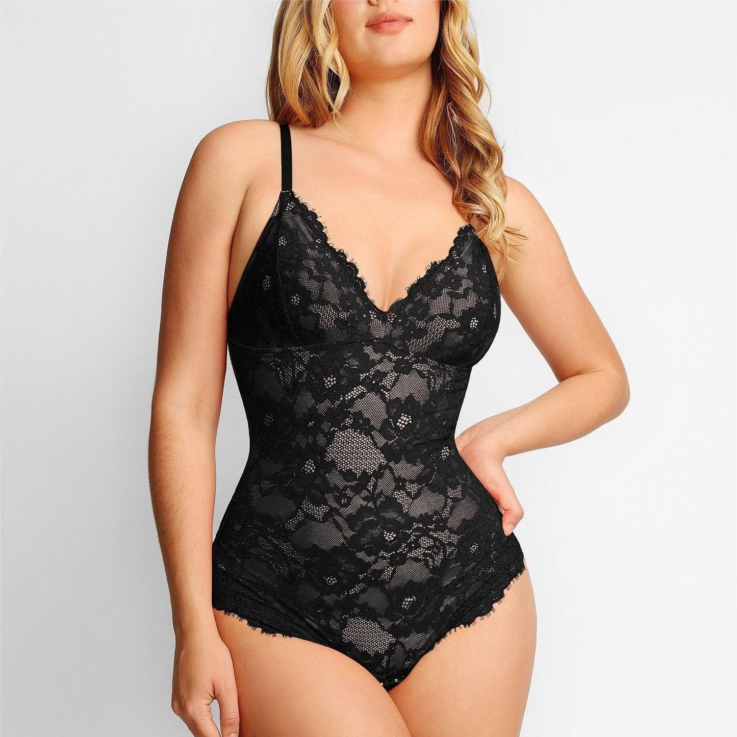 Combinaison dentelle col V.