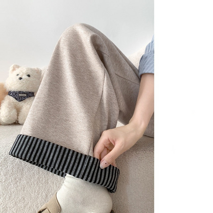 Pantalon rétro en laine avec revers – style classique et élégant